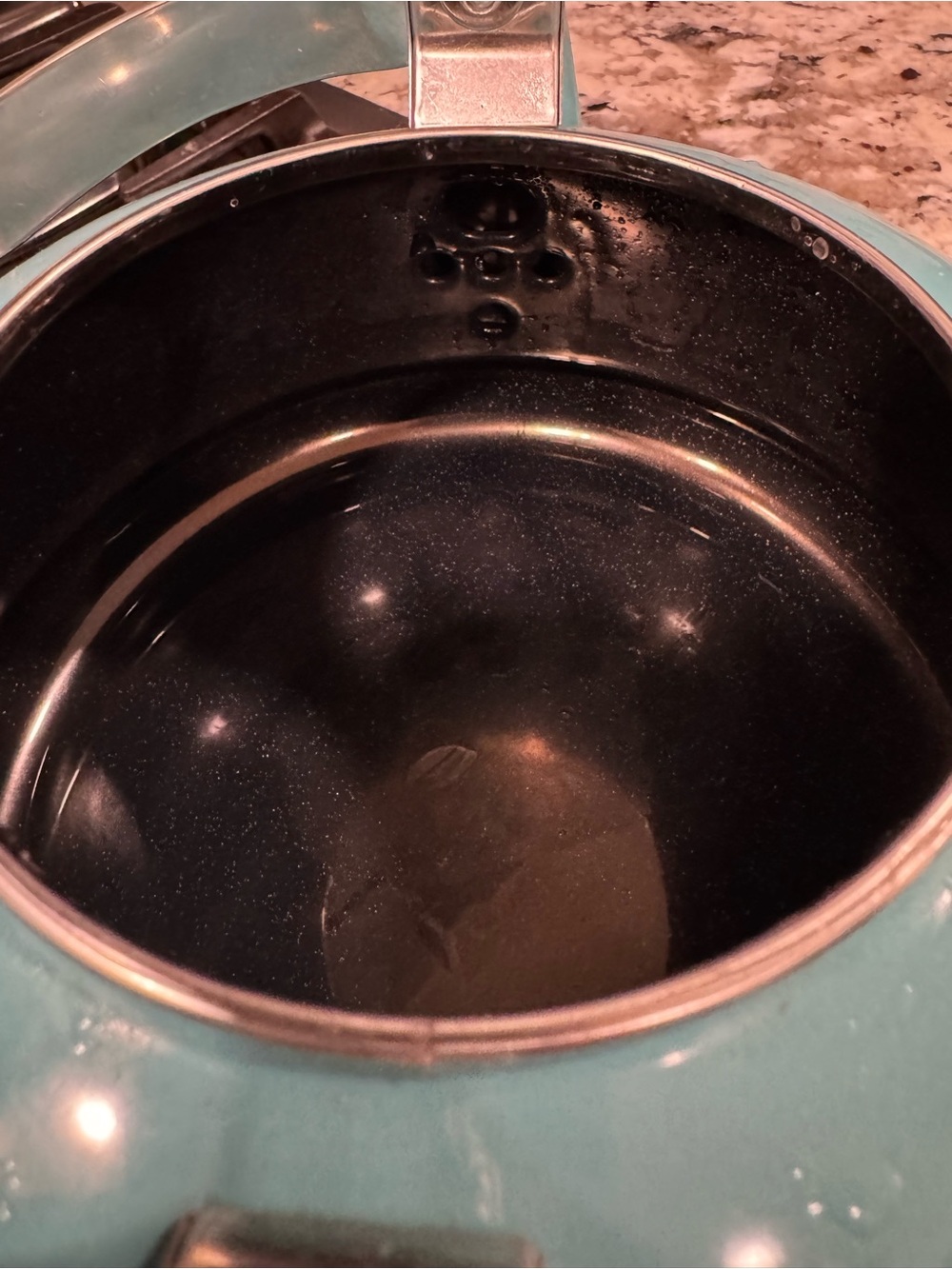 Le Creuset, Classic Whistling Kettle- Caribbean, 1.6 L/ 1.7 QT - Picture 9 of 9